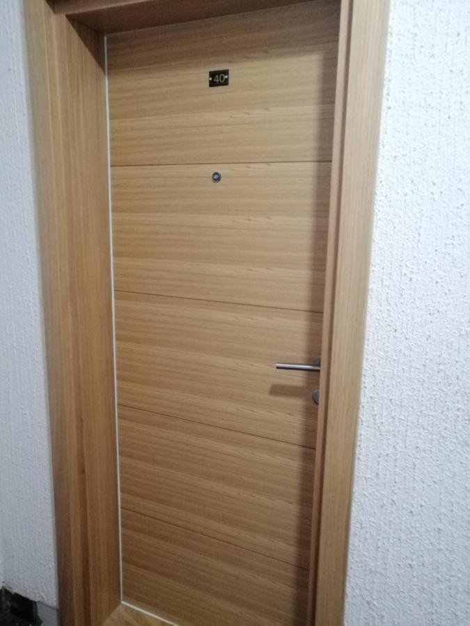 Lara Apartment Uzice Bagian luar foto