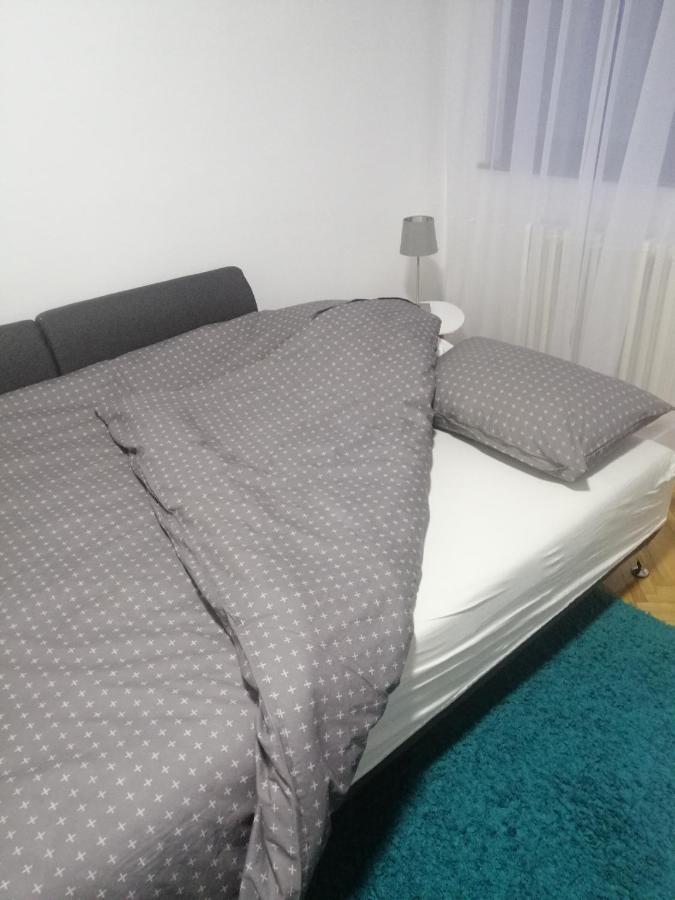 Lara Apartment Uzice Bagian luar foto